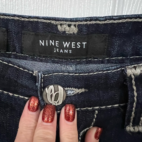 Ladies Jeans - Picture 5 of 6